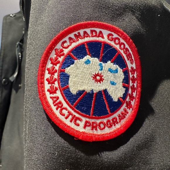 Canada Goose Women’s Jacket - Picture 4 of 10